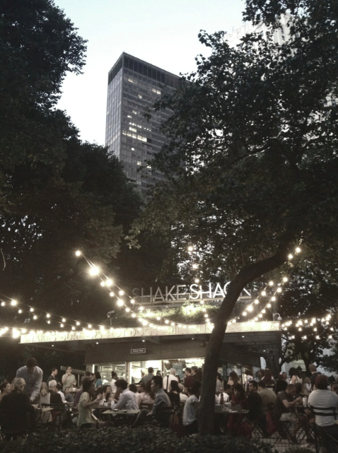 places to eat in new york, madison park, shake shack, outdoor eating